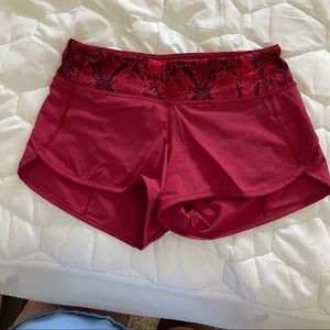 Lululemon shorts size 4